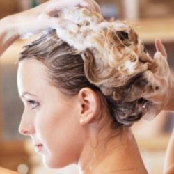 Bien choisir votre shampooing antipelliculaire en 5 conseils
